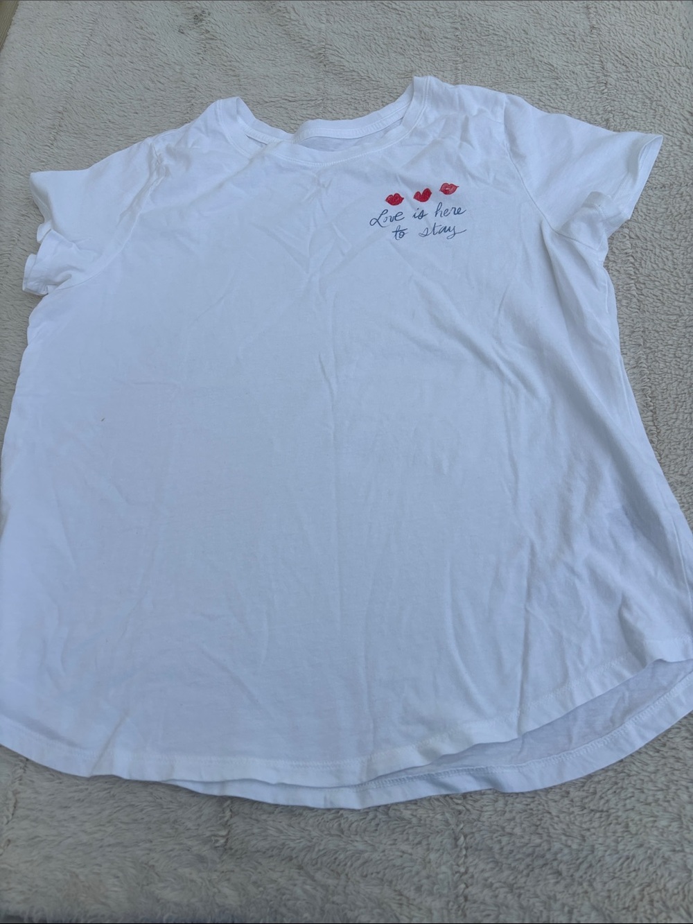 Old Navy White Tee with Red Heart Motif (04)